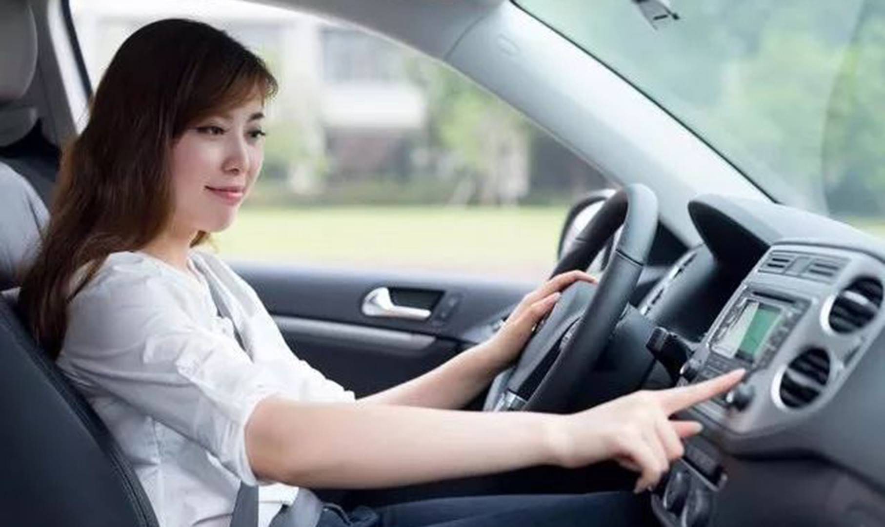 女性駕車(chē)?yán)Ь匙跃却胧┯心男?>
  <span id=